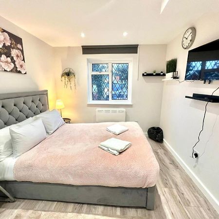 Golden Residences - Oakway Feltham Ngoại thất bức ảnh
