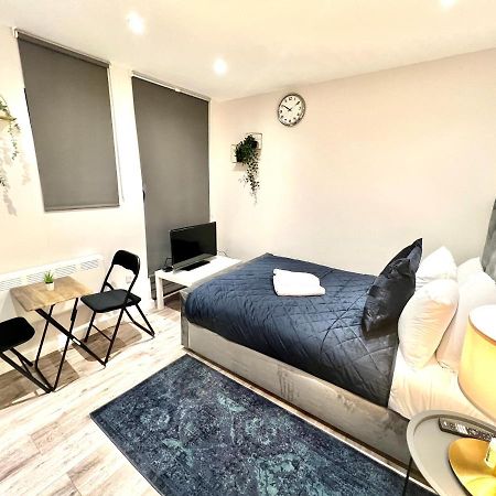 Golden Residences - Oakway Feltham Ngoại thất bức ảnh