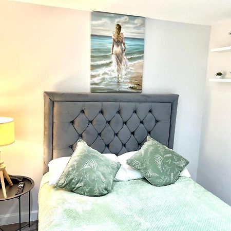 Golden Residences - Oakway Feltham Ngoại thất bức ảnh