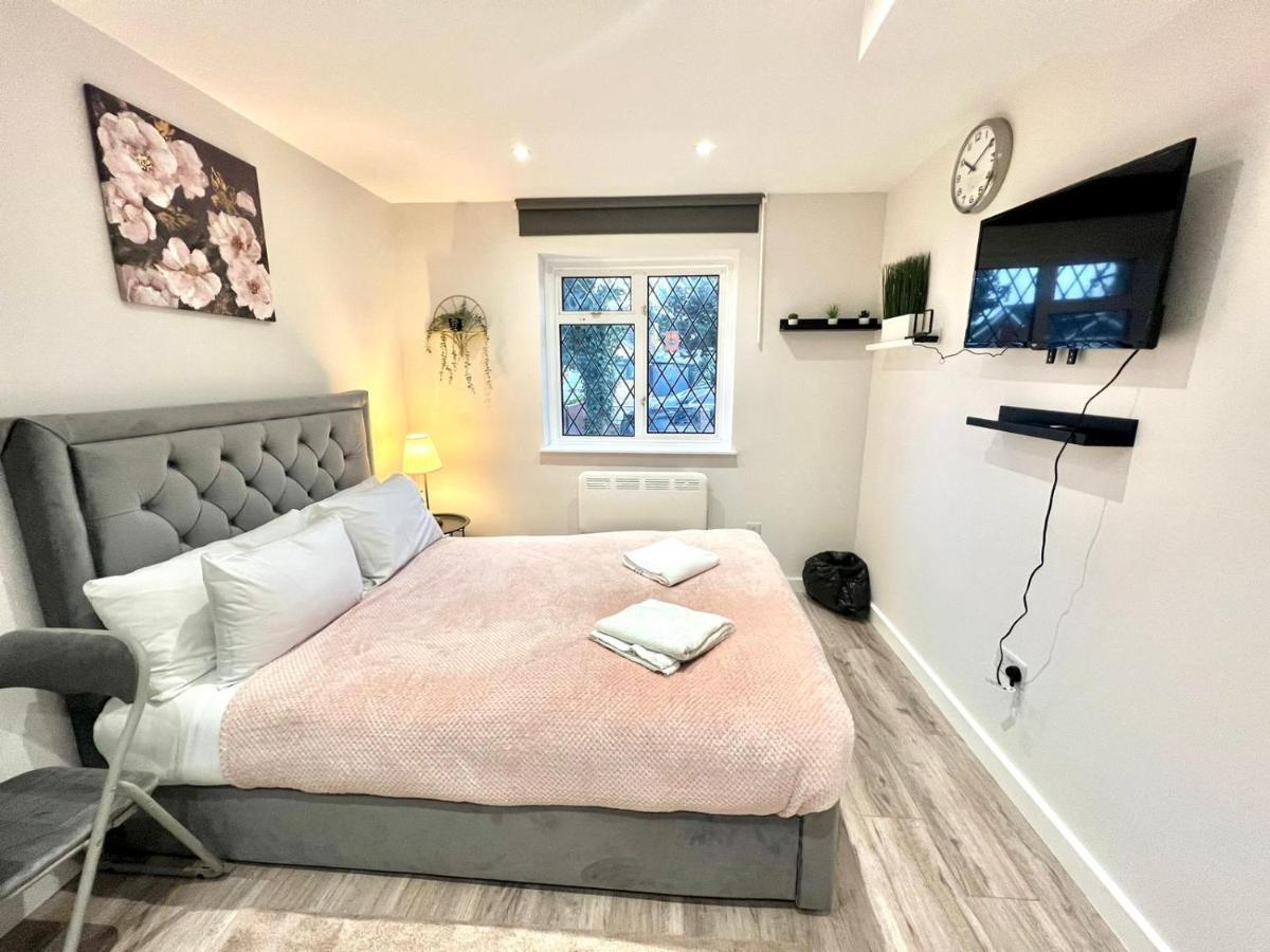 Golden Residences - Oakway Feltham Ngoại thất bức ảnh