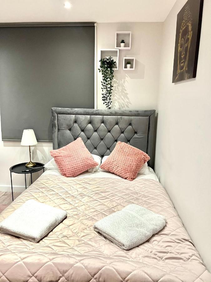 Golden Residences - Oakway Feltham Ngoại thất bức ảnh