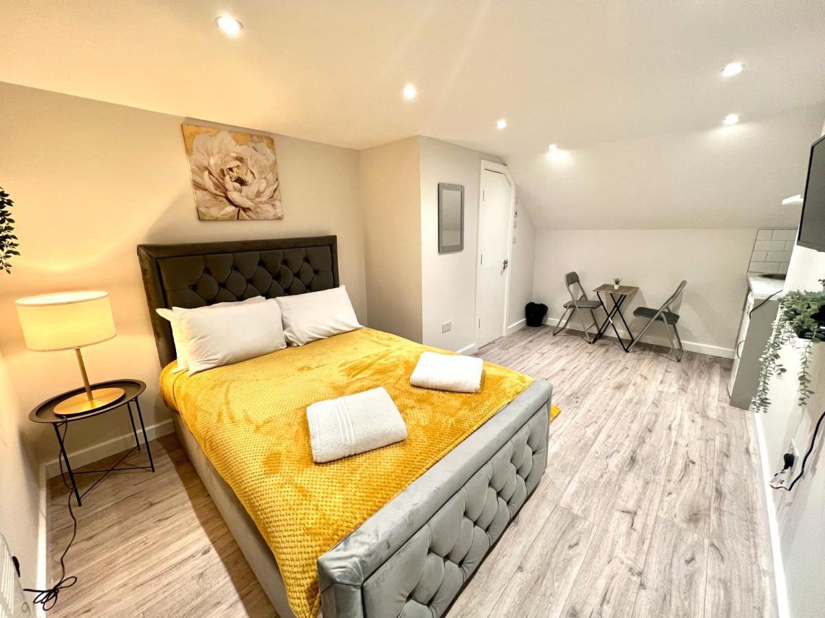 Golden Residences - Oakway Feltham Ngoại thất bức ảnh