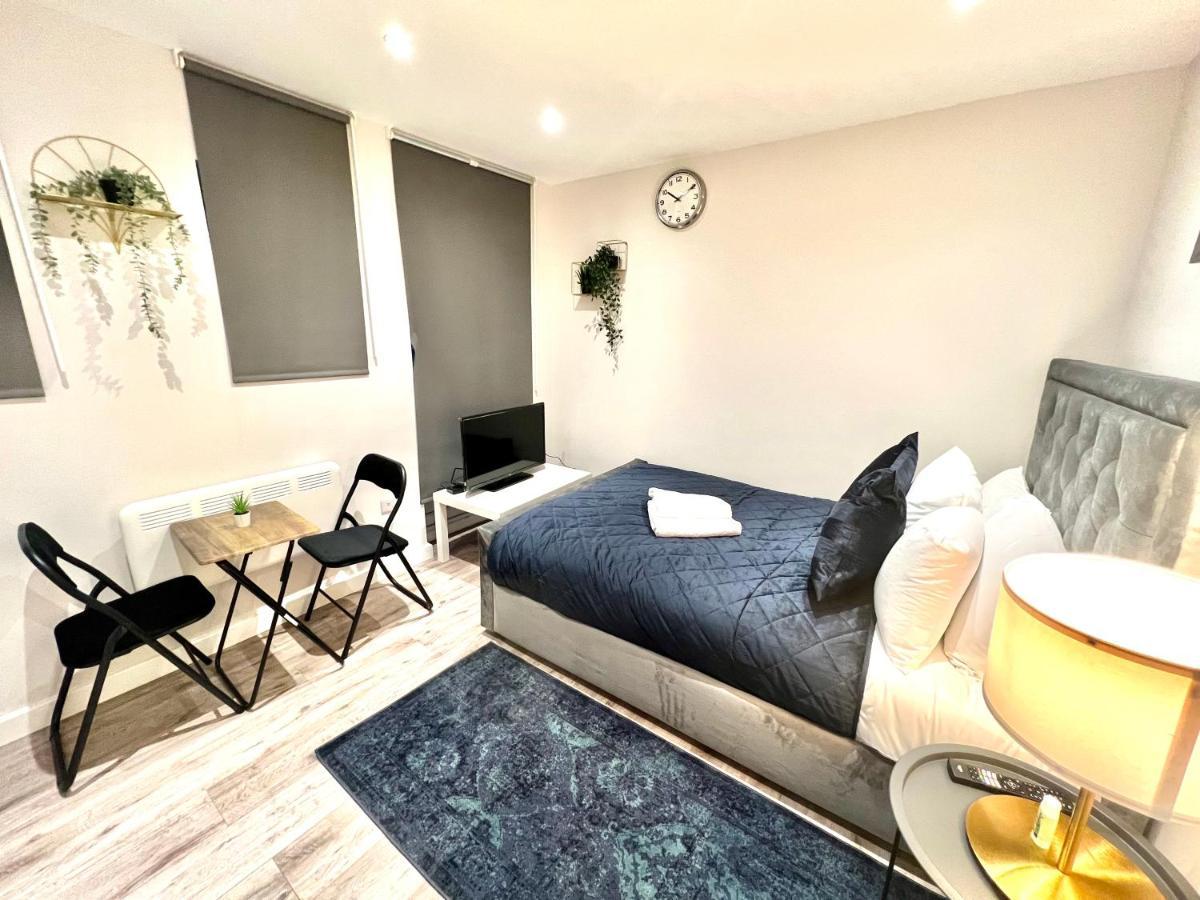 Golden Residences - Oakway Feltham Ngoại thất bức ảnh