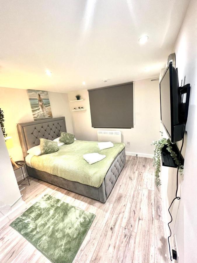 Golden Residences - Oakway Feltham Ngoại thất bức ảnh