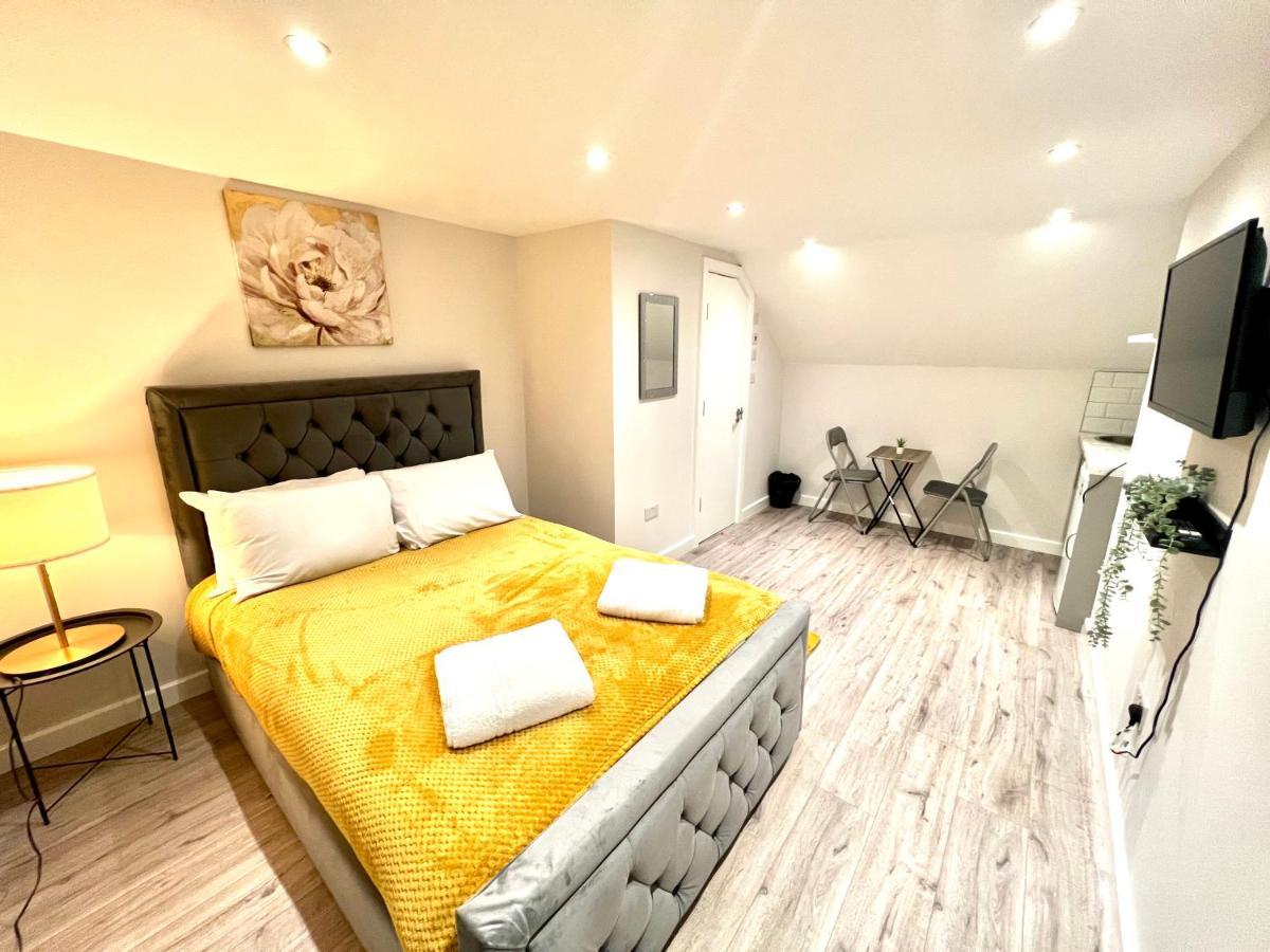 Golden Residences - Oakway Feltham Ngoại thất bức ảnh