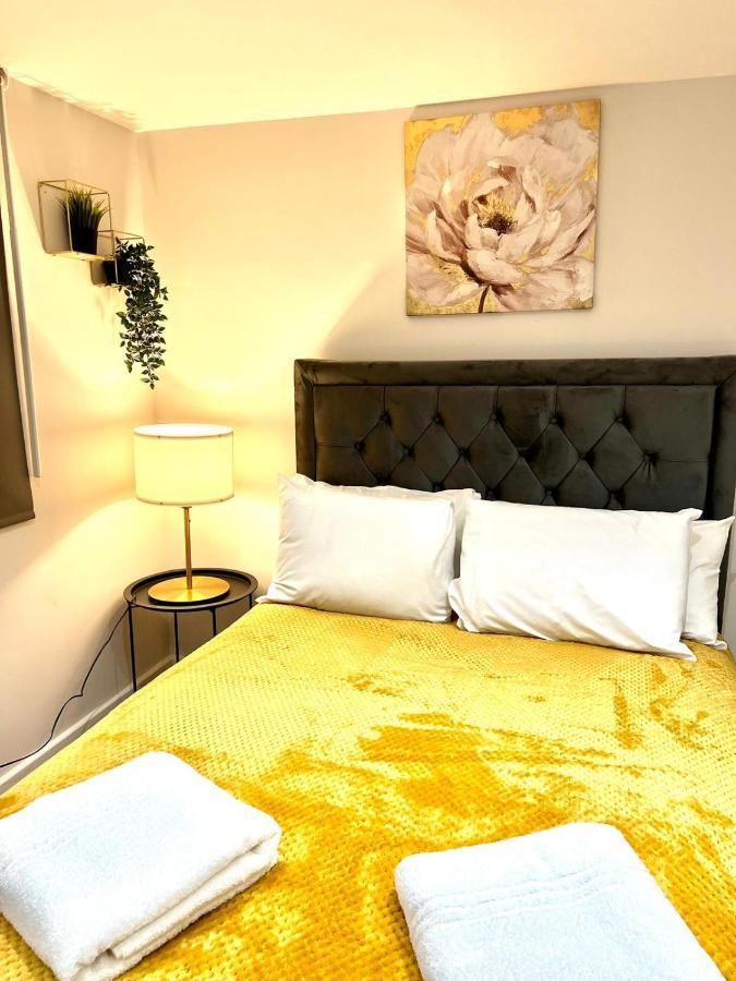 Golden Residences - Oakway Feltham Ngoại thất bức ảnh