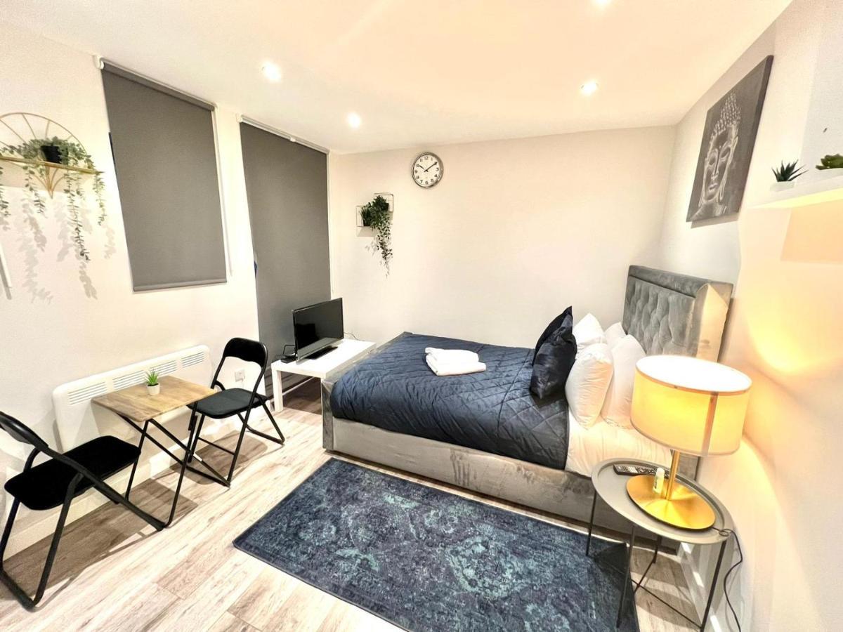Golden Residences - Oakway Feltham Ngoại thất bức ảnh