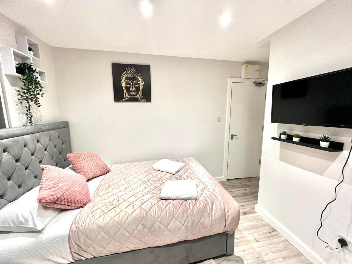 Golden Residences - Oakway Feltham Ngoại thất bức ảnh